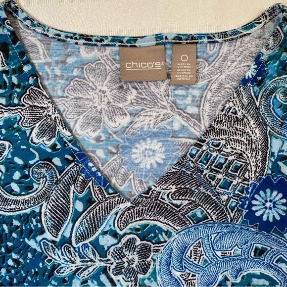 Chico's Short Sleeve Top Tee Paisley Floral Sz 0 (4 or Small) Pullover V-neck - Picture 4 of 13